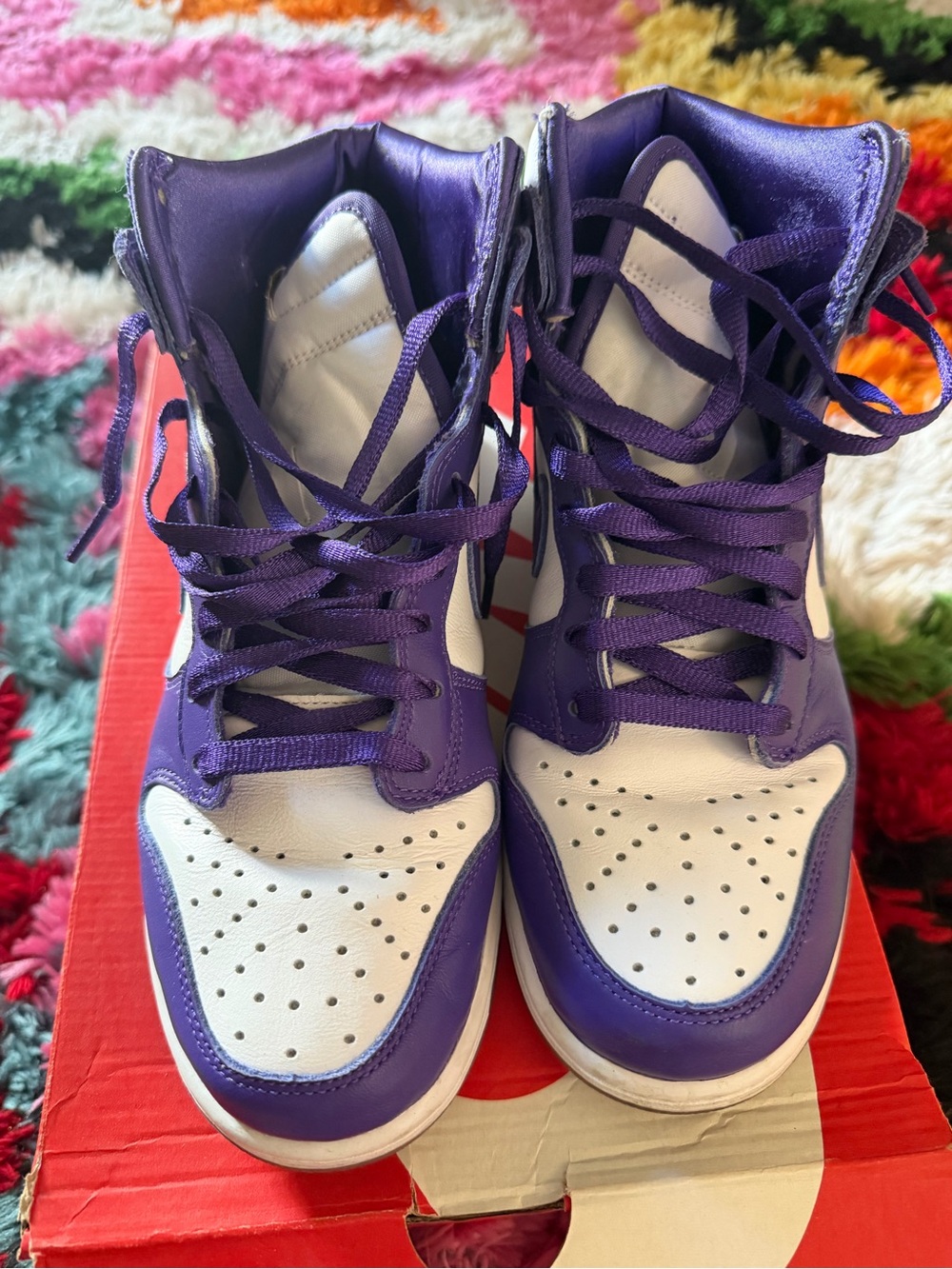 Nike White and Purple Dunk Hi SP Box Label